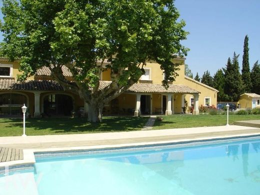 Villa in Entraigues-sur-la-Sorgue, Vaucluse