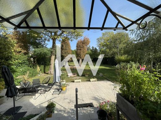Villa for sale in Montmorency