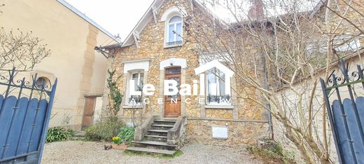 Villa in Pontoise, Val d'Oise