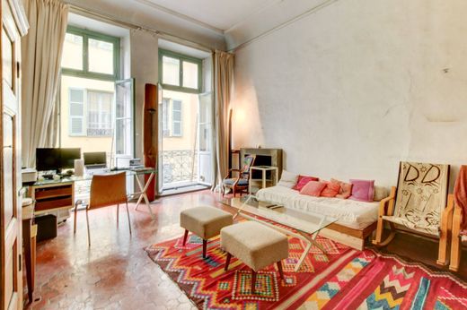 Apartment / Etagenwohnung in Nizza, Alpes-Maritimes