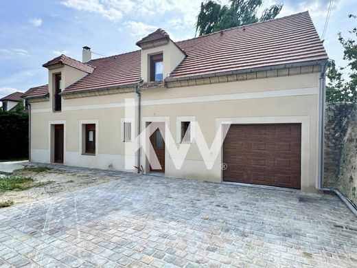 Villa a Ableiges, Val d'Oise