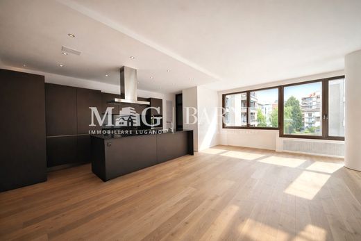 Apartment / Etagenwohnung in Lugano, Kanton Tessin
