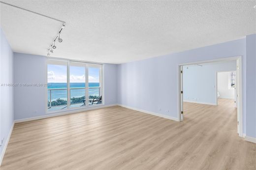 Apartment / Etagenwohnung in South Miami Beach, Miami-Dade County