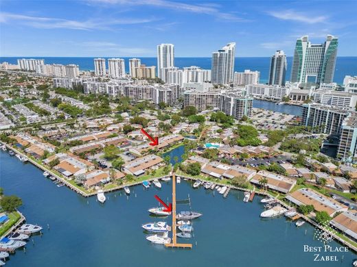 Villa in Hallandale, Broward County