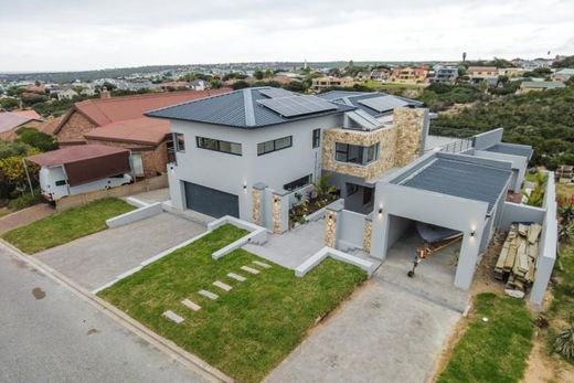 Luxury home in Stilbaai-Oos, Eden District Municipality