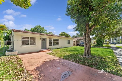 Luxury home in Hallandale, Broward County