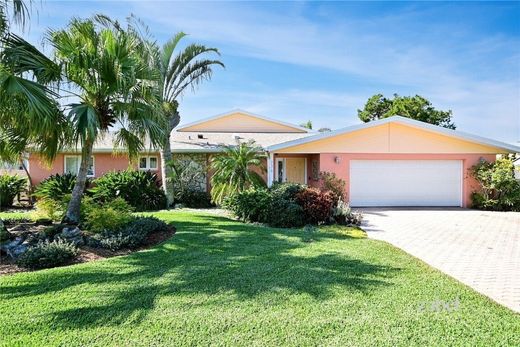 Luxury home in New Smyrna Beach, Volusia County