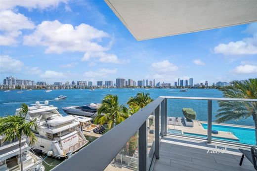 Piso / Apartamento en North Miami Beach, Miami-Dade County