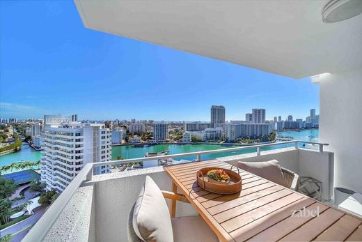 Apartment / Etagenwohnung in South Miami Beach, Miami-Dade County