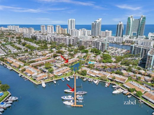 Villa in Hallandale, Broward County