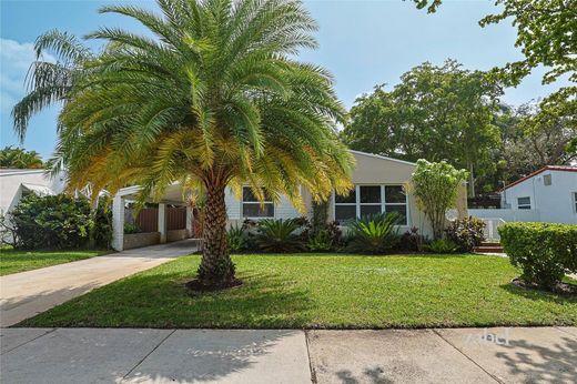 Luxury home in Hollywood, Broward County