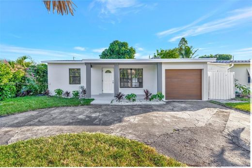 Luxury home in Oakland Park, Broward County