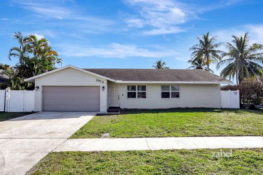منزل ﻓﻲ West Deerfield Beach, Broward County