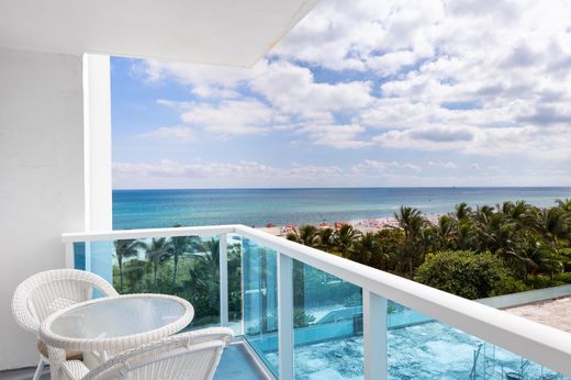 Apartment / Etagenwohnung in South Miami Beach, Miami-Dade County