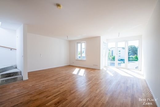 Ludwigsfelde, Brandenburgのアパートメント