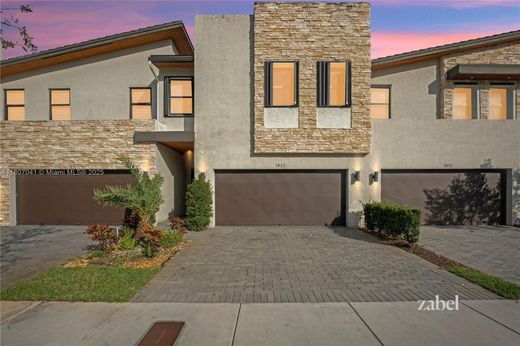Luxury home in Doral, Miami-Dade