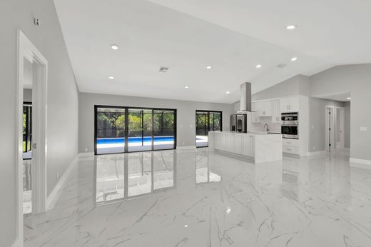 Luxury home in Hamptons at Boca Raton, Palm Beach