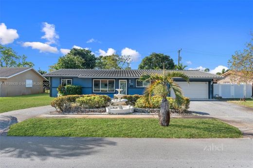 Luxury home in Plantation, Broward County