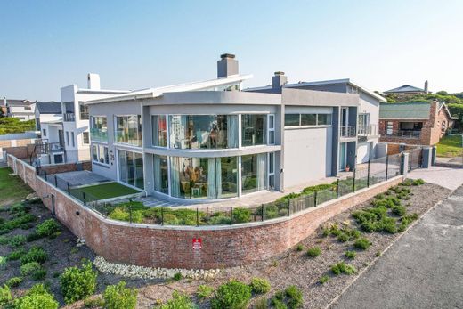 Luxury home in Struisbaai, Overberg District Municipality