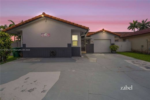 Luxury home in Miami Terrace Mobile Home, Miami-Dade