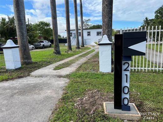 Luxury home in North Miami, Miami-Dade