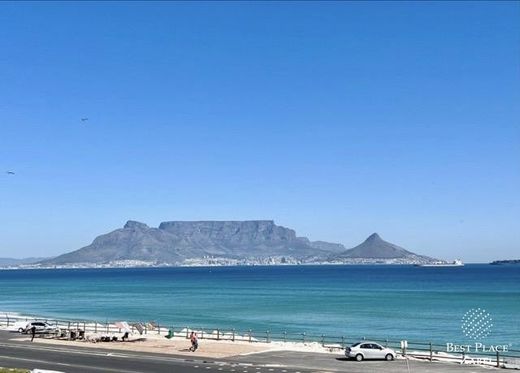 Apartment in Bloubergstrand, City of Cape Town