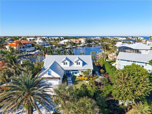 Luxury home in Sanibel, Lee County