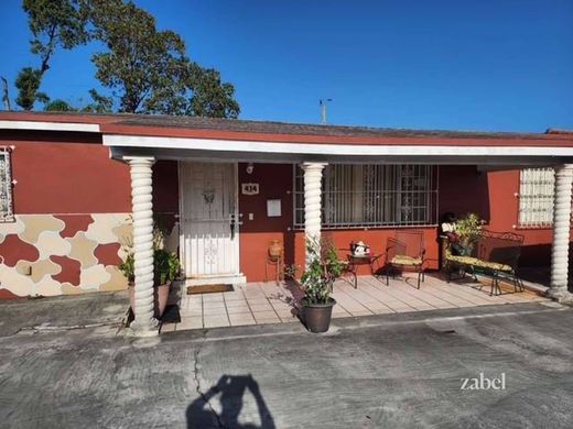 Элитный дом, Hialeah, Miami-Dade County