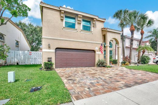 Luxury home in Pembroke Pines, Broward County