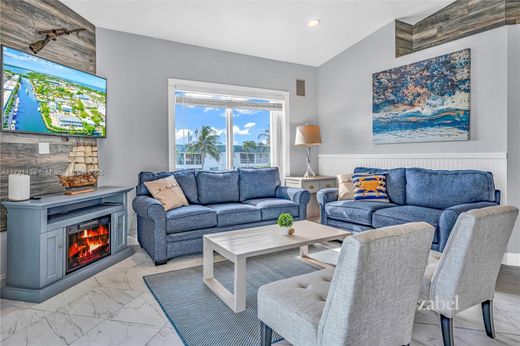 Luxury home in Marathon Shores, Monroe County