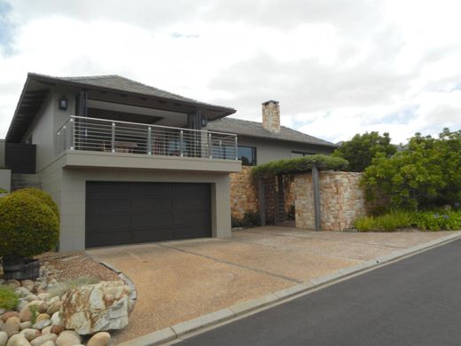 Luxury home in Kleinmond, Overberg District Municipality