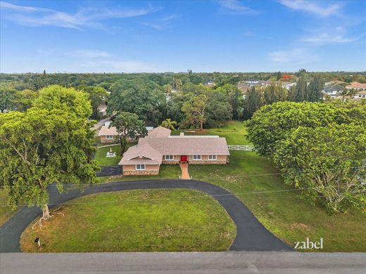 Luxury home in Davie, Broward County