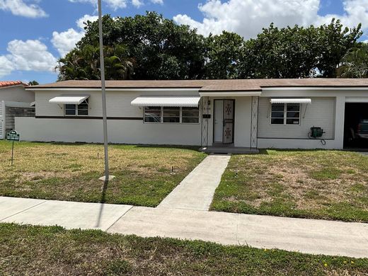 Πολυτελή κατοικία σε Hialeah Trailer Park, Miami-Dade County