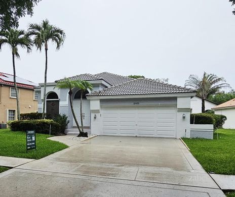 Luxury home in Cooper City, Broward County
