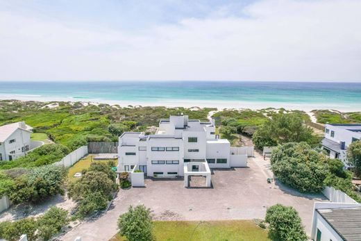 Luxury home in Struisbaai, Overberg District Municipality