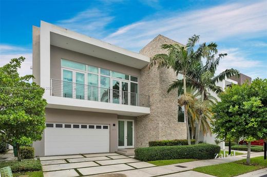 Luxury home in Doral, Miami-Dade