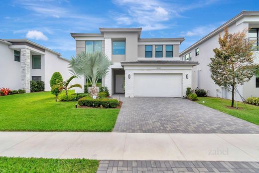 Luxury home in Hamptons at Boca Raton, Palm Beach