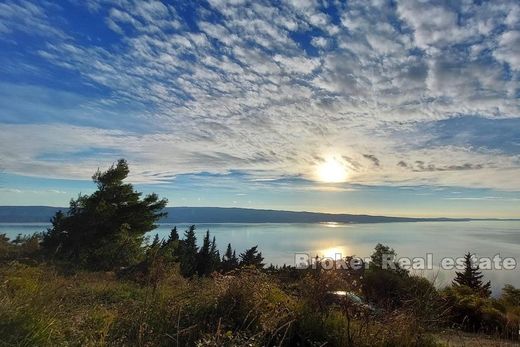 Лофт, Омиш, Grad Omiš