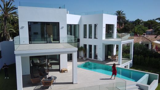 Villa en Urbanización Marbella Este, Málaga