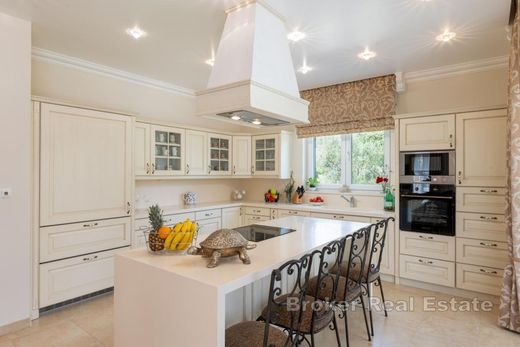 ﻓﻴﻼ ﻓﻲ Dubrovnik, دوبروفنيك