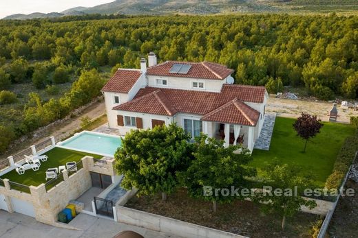 Villa in Sibenik, Veliki Grđevac