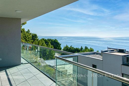 Daire Makarska, Town of Makarska