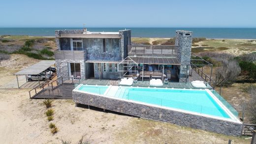 Detached House in José Ignacio, Garzón