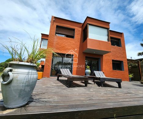 Casa Independente - Manantiales, San Carlos