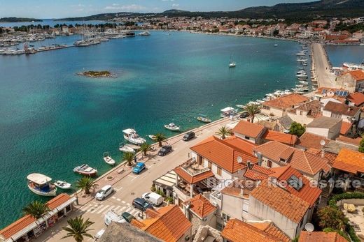 Villa a Rogoznica, Rogoznica Općina