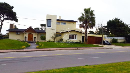 Detached House in Punta del Este, Punta Del Este