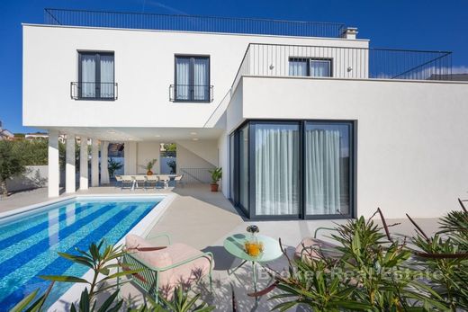 빌라 / Rogoznica, Rogoznica Općina