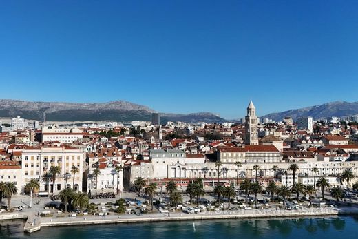 Poddasze w Split, Grad Split