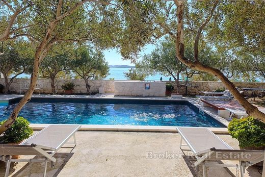 Villa en Trogir, Grad Trogir