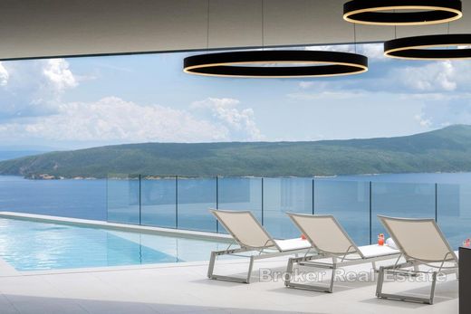 Villa for sale in Opatija